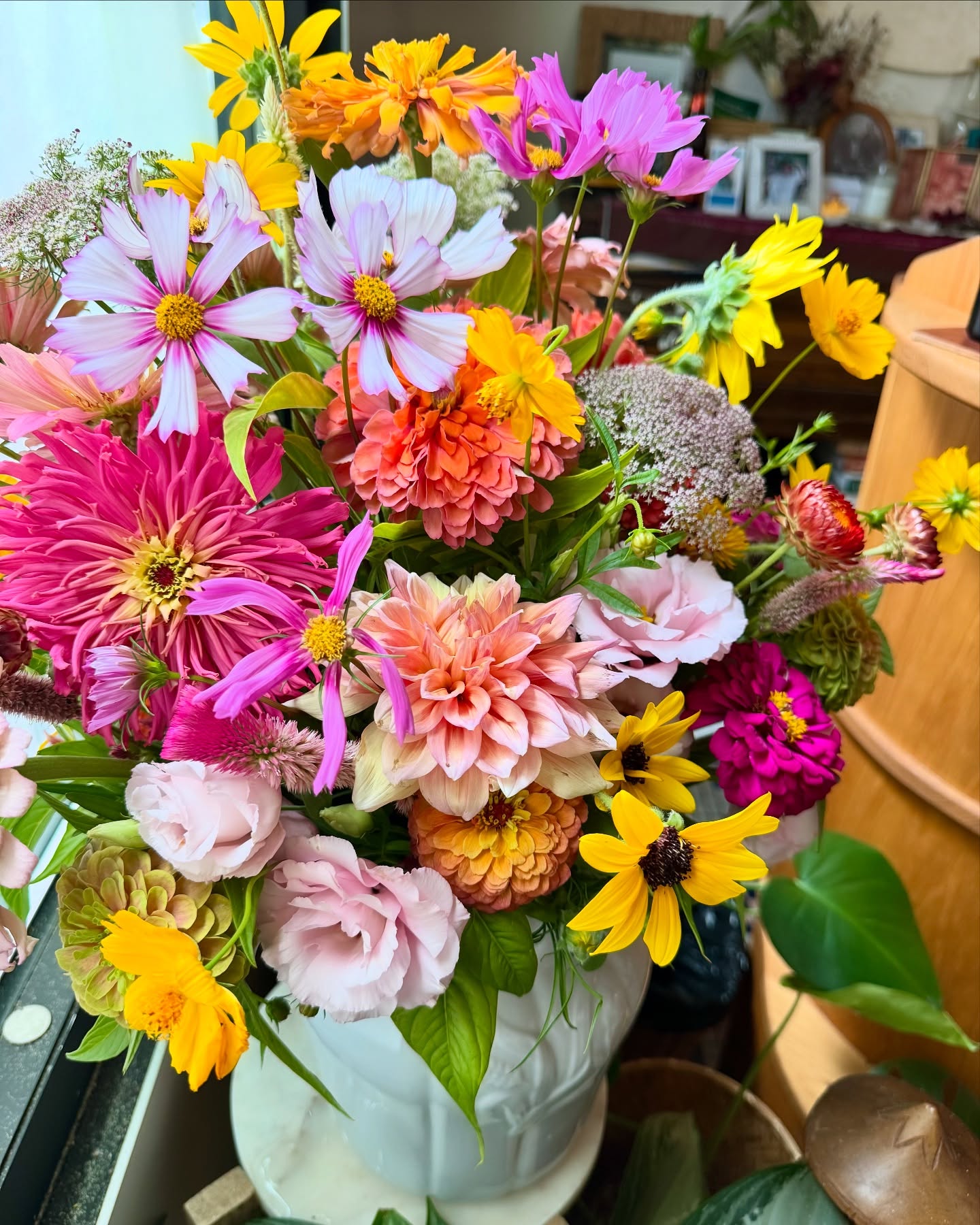This week at @kaya.orlando ! π©π»βπΎπΈπ½οΈπ΅π #farmgalflowers #summerflowers #slowflowerssociety #locallygrown #farmerflorist #zone10a #loveorlando #growyourown #cutflowers #floraldesign #floridaflowers #flowerstagram #flowers #flowerarrangement #dahlias #floridagrown #bouquet #michelingreenstar #restaurantflowers #mills50district #kayaorlando #farmtotable #organicallygrown #sustainablygrown #orlandogrown #filipinoownedbusiness